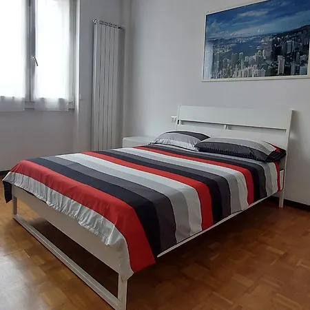 Camera Low Cost In Alloggio Condiviso *