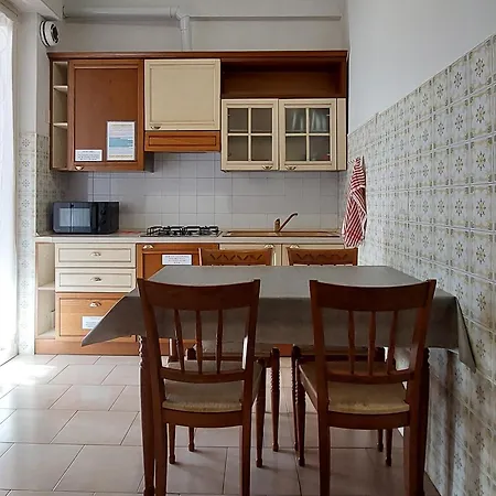 Camera Low Cost In Alloggio Condiviso Pensionat Crema